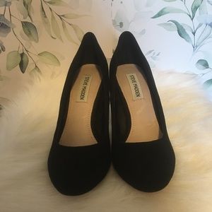 Black Steve Madden Heels. Size 8.